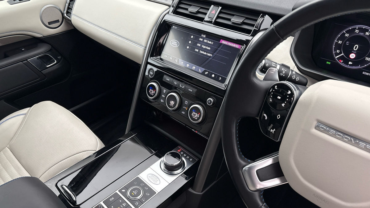 Land Rover Discovery Image 18