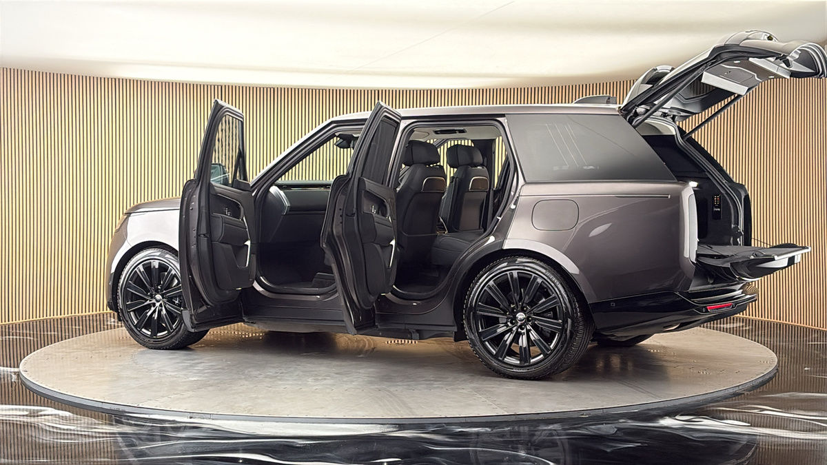 More views of Land Rover Range Rover
