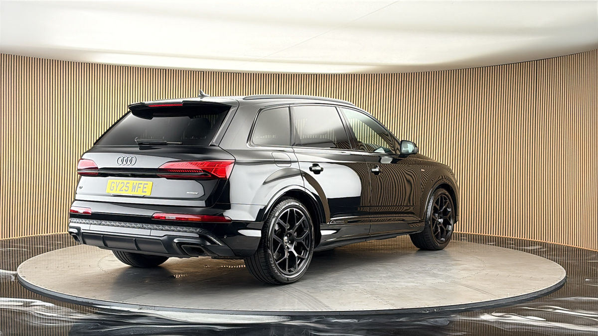 More views of Audi Q7