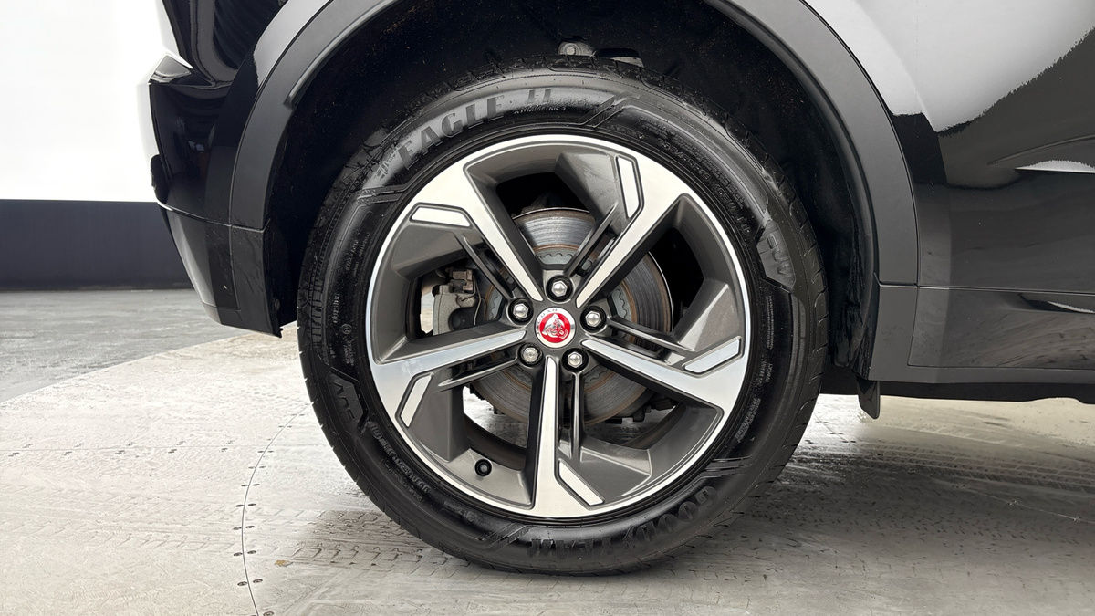 Jaguar E-PACE Image 10