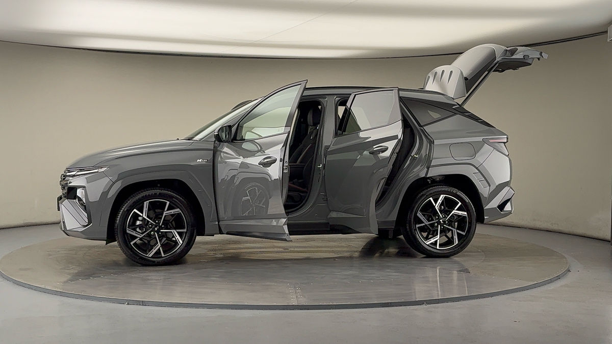 More views of Hyundai TUCSON