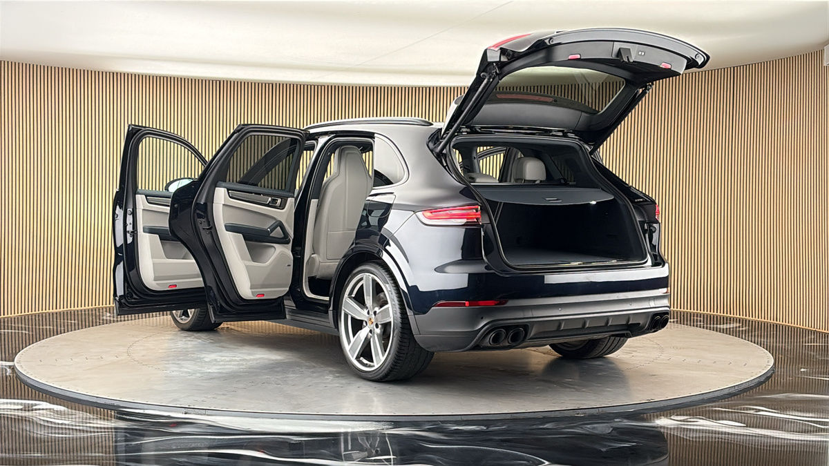 Porsche Cayenne Image 23