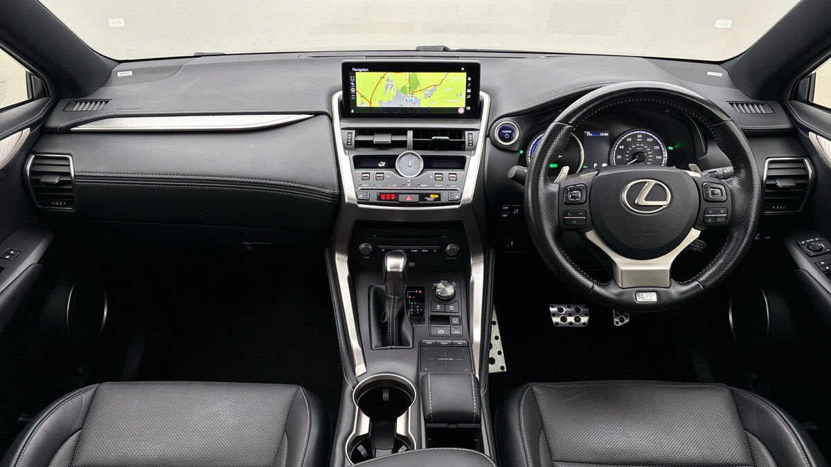 Lexus NX Image 12