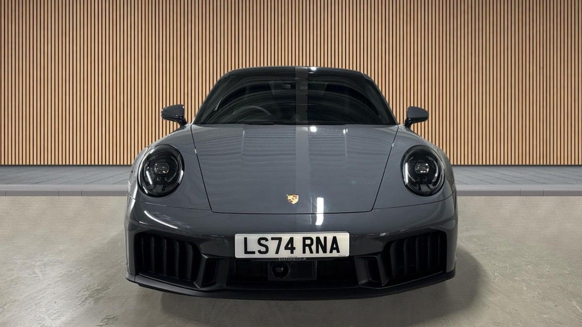 Porsche 911 Image 3