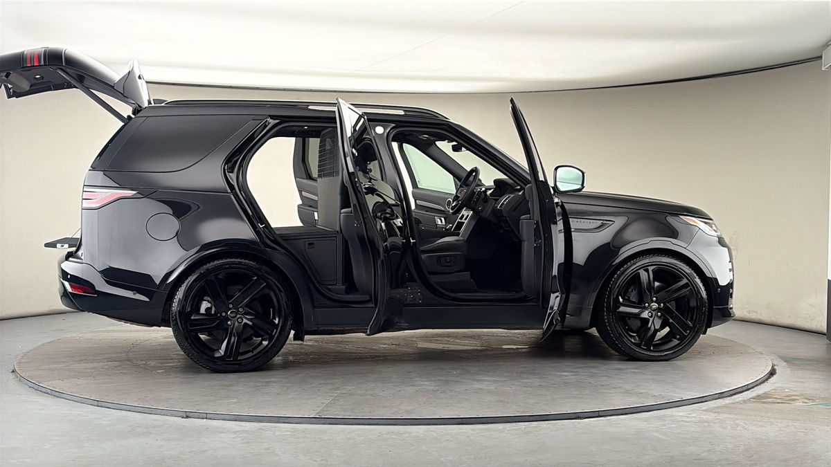 More views of Land Rover Discovery