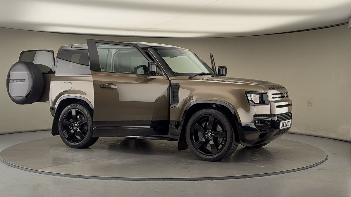 More views of Land Rover Defender 90