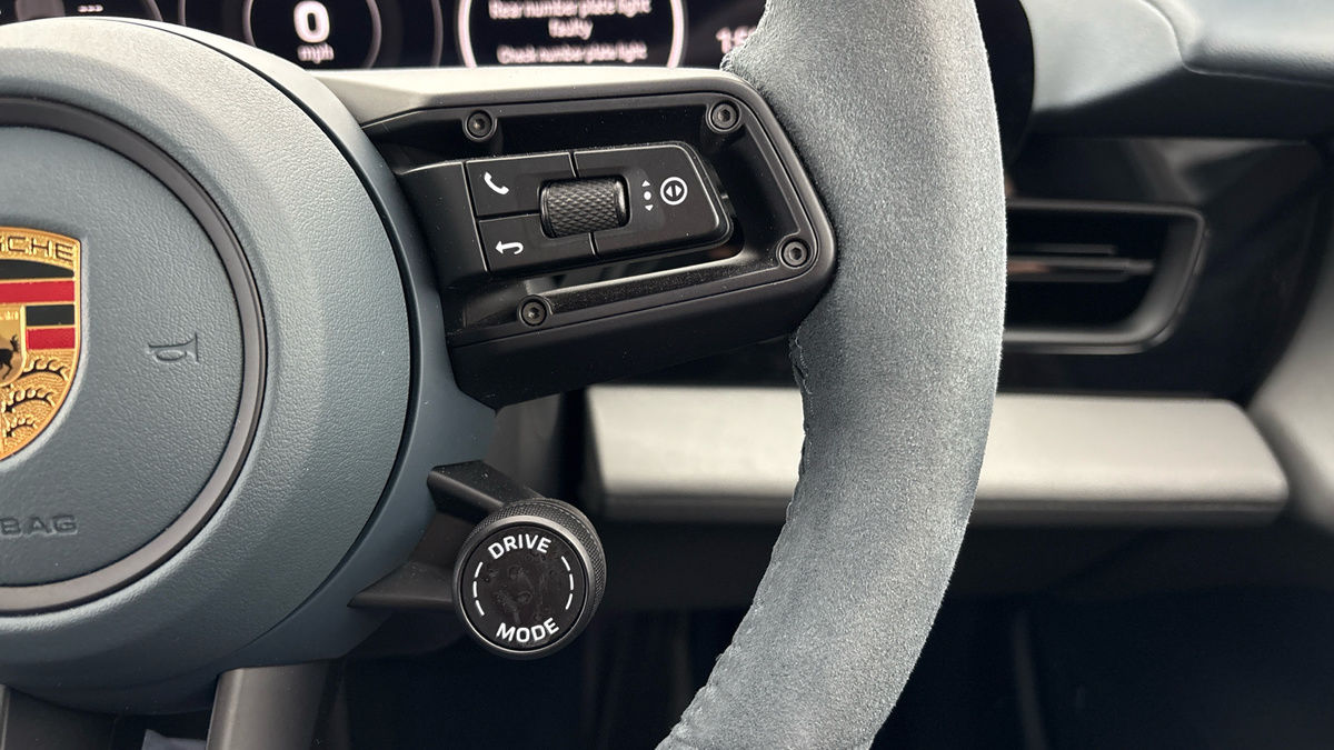 Porsche Taycan Image 14