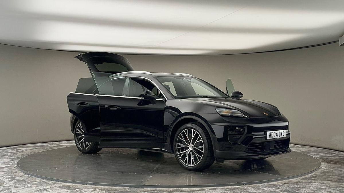 More views of Porsche Macan