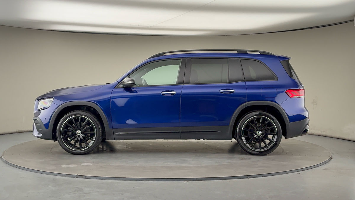 Mercedes-Benz GLB Image 15