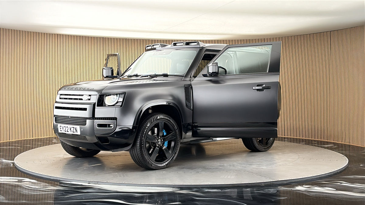 Land Rover Defender 90 Image 22