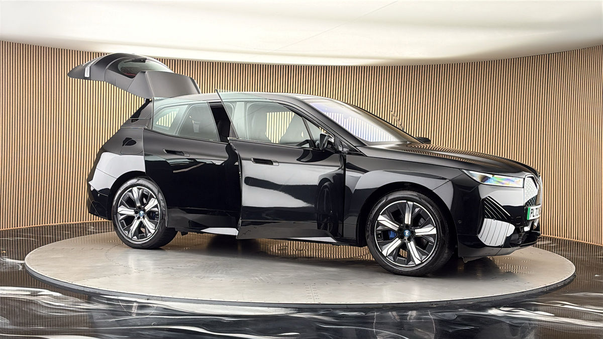 More views of BMW iX