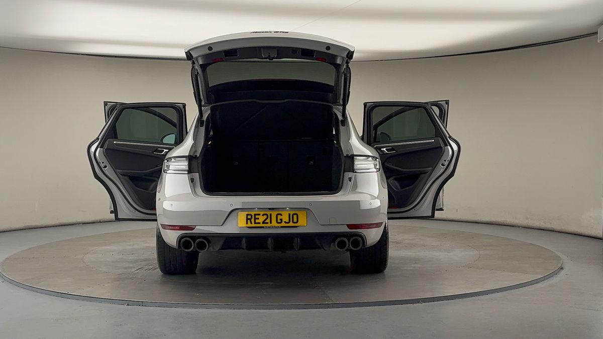 More views of Porsche Macan