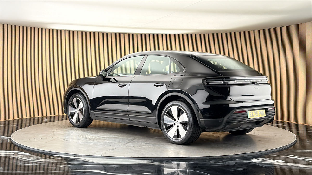 More views of Porsche Macan