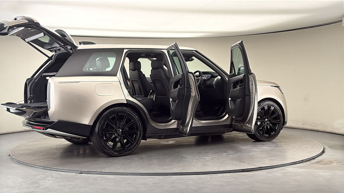 More views of Land Rover Range Rover