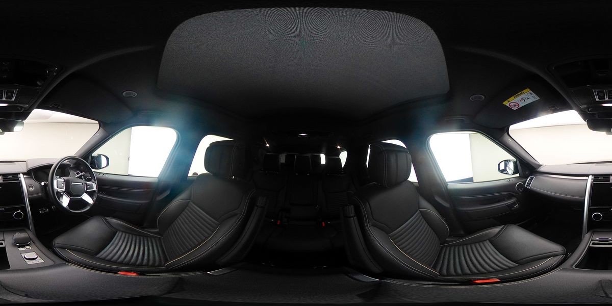More views of Land Rover Discovery