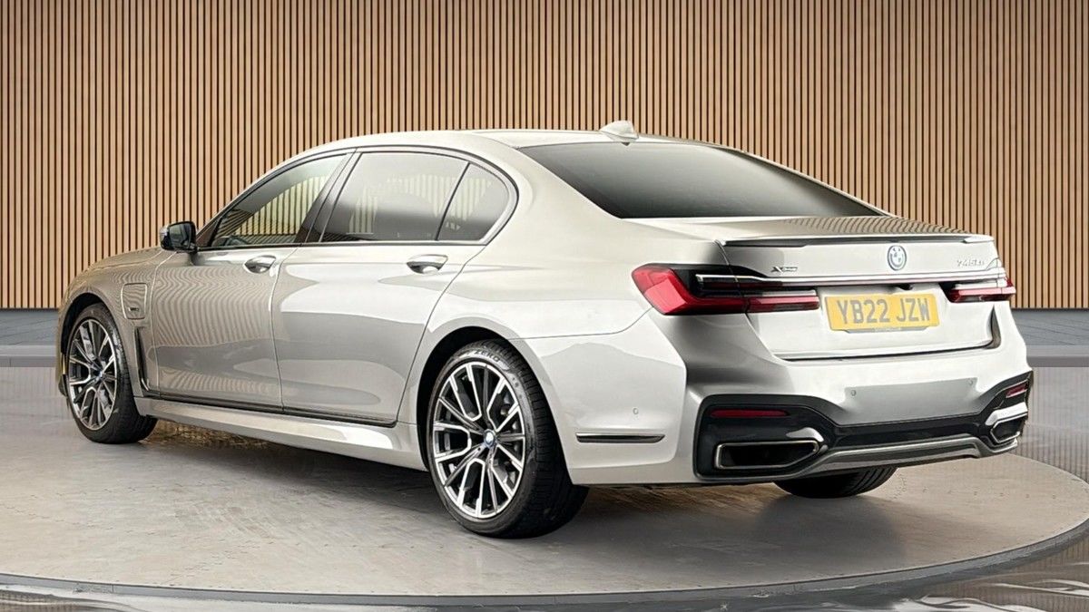 BMW 7 Series Image 2