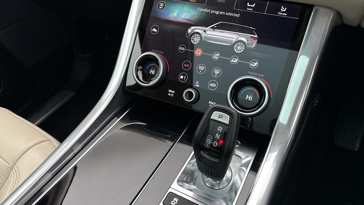 Land Rover Range Rover Sport Image 25