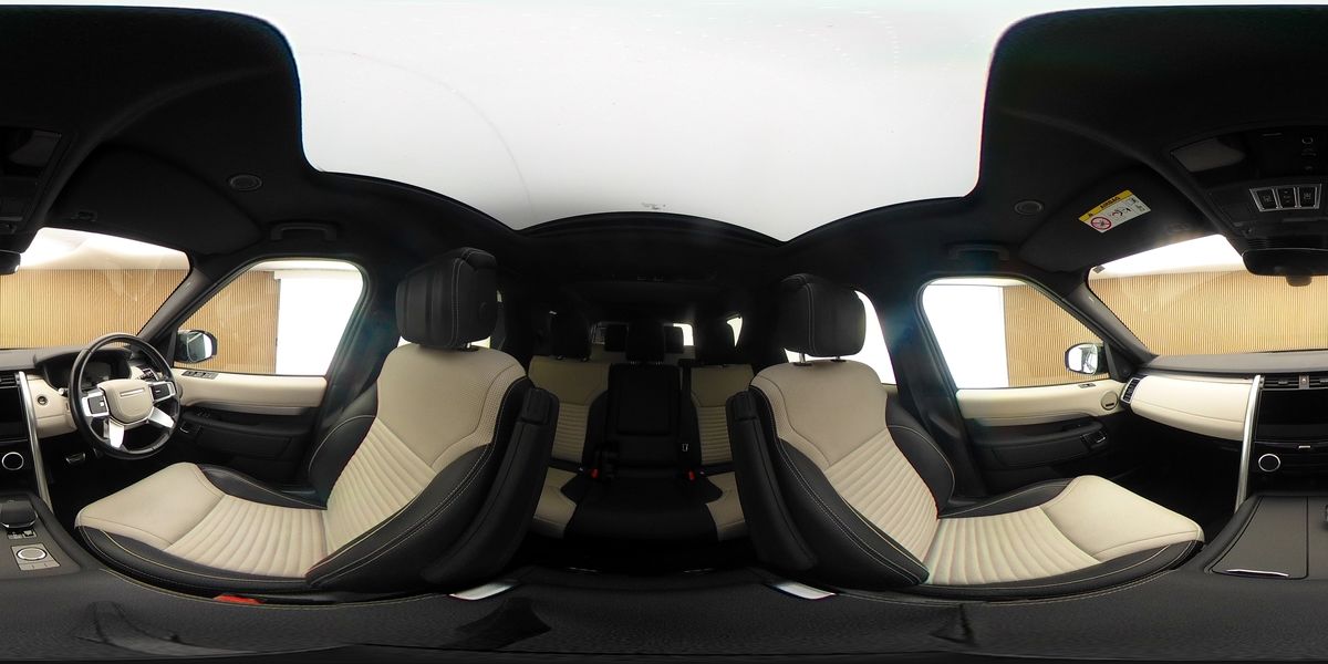More views of Land Rover Discovery