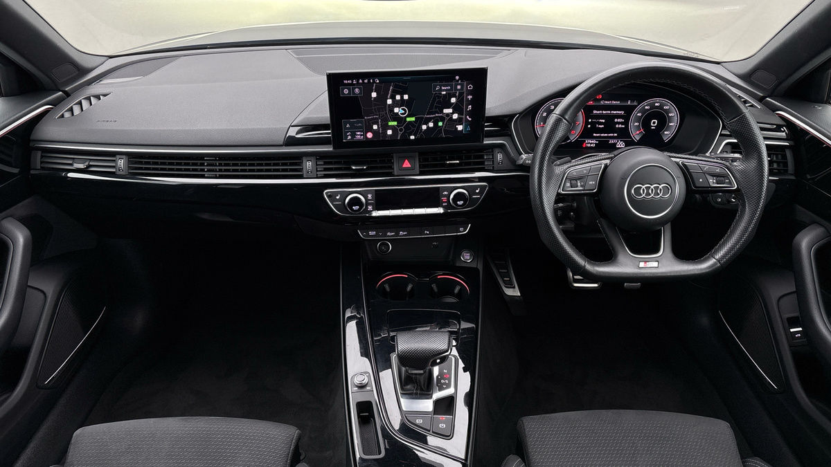 Audi A4 Avant Image 12