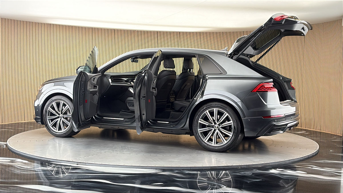 More views of Audi Q8