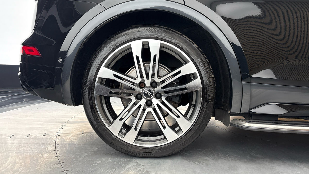 Audi SQ5 Image 10