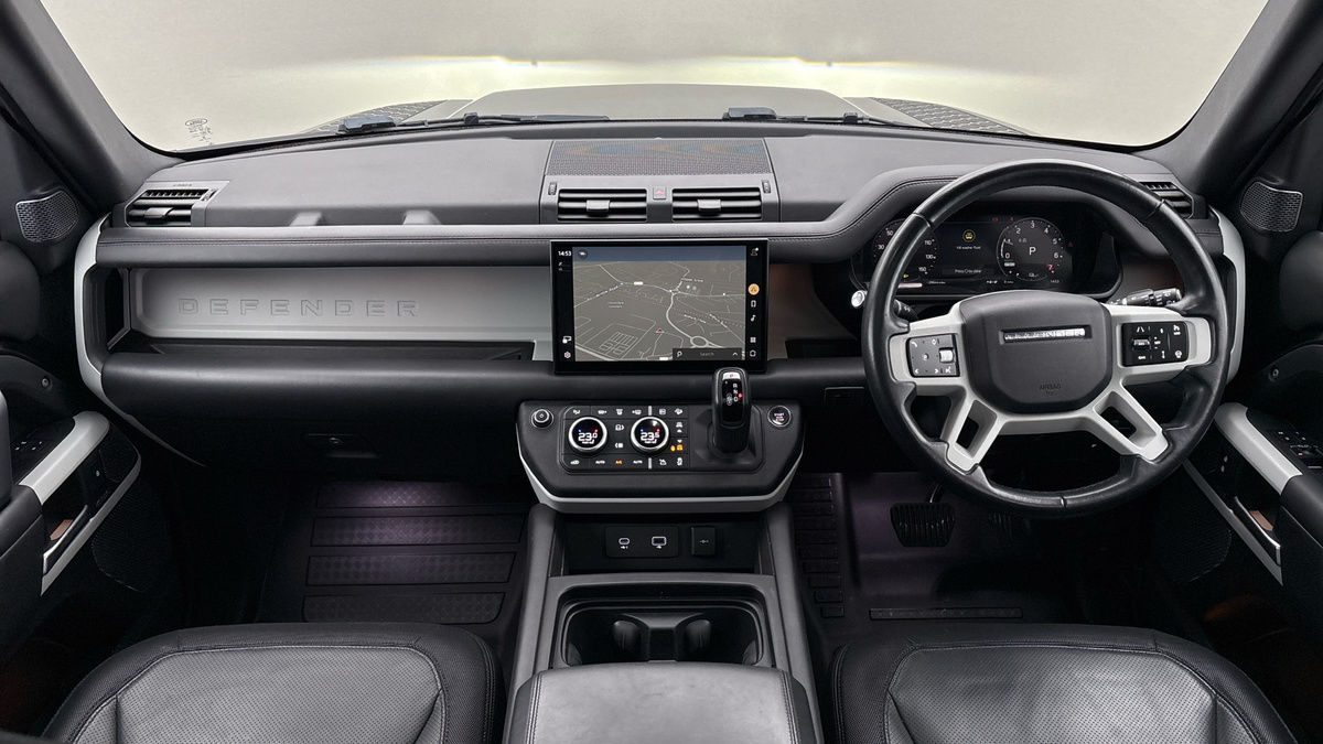 Land Rover Defender 110 Image 12