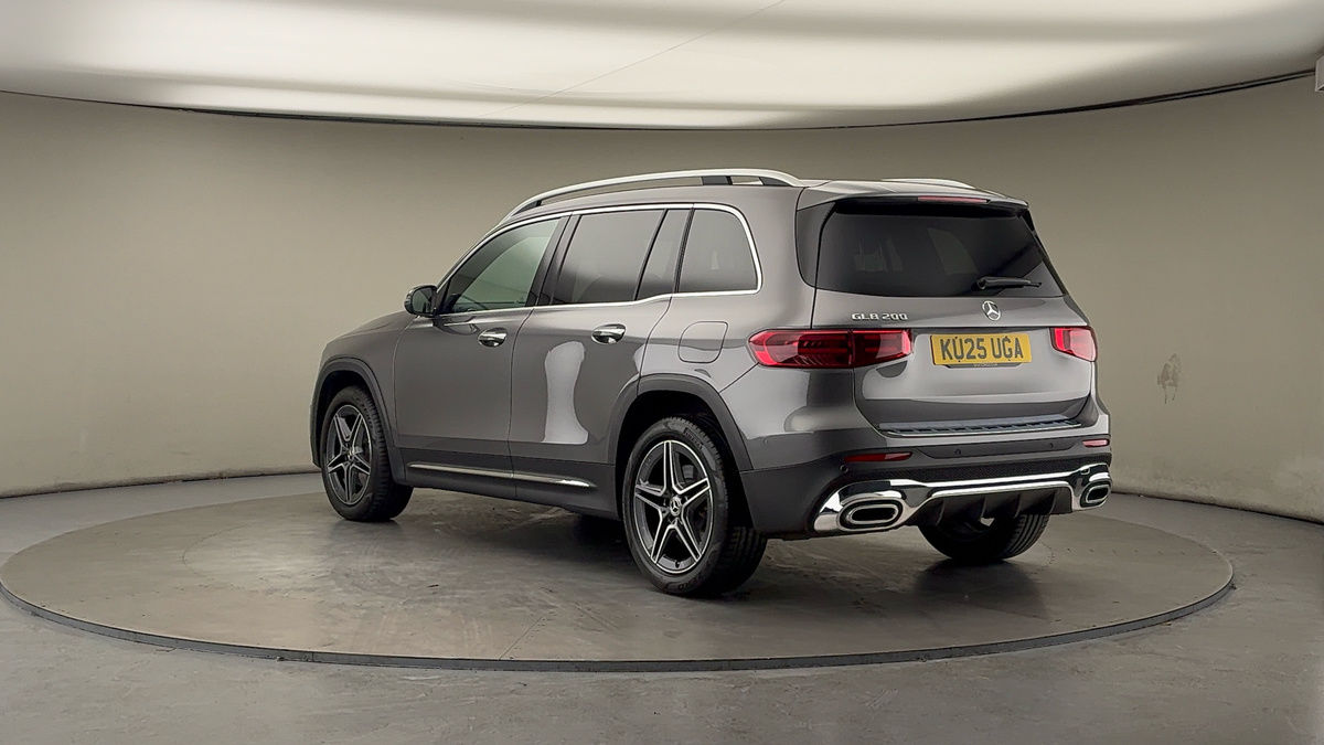 Mercedes-Benz GLB Image 2