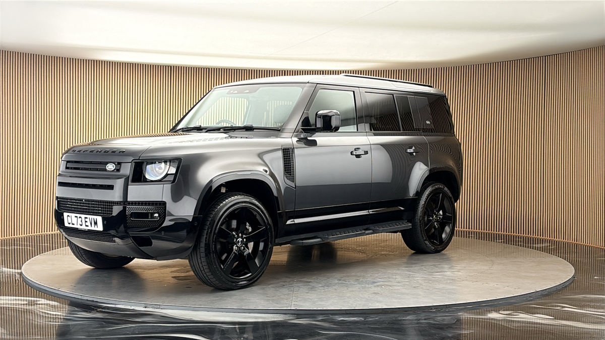 Land Rover Defender 110 Image 20