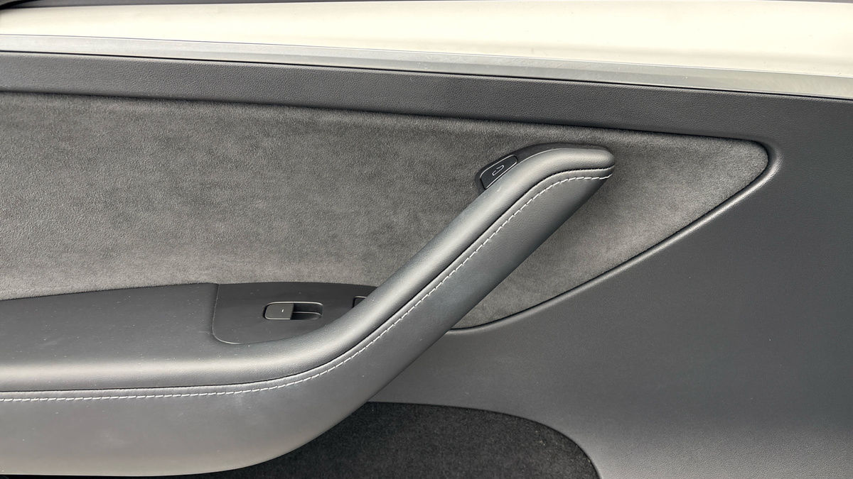 Tesla Model Y Image 19