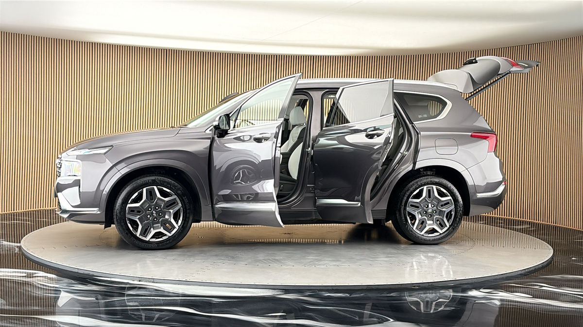 More views of Hyundai Santa Fe