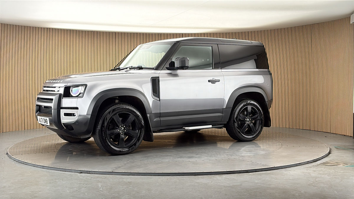 More views of Land Rover Defender 90