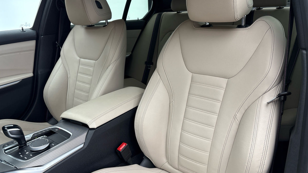 BMW 3 Series Image 7