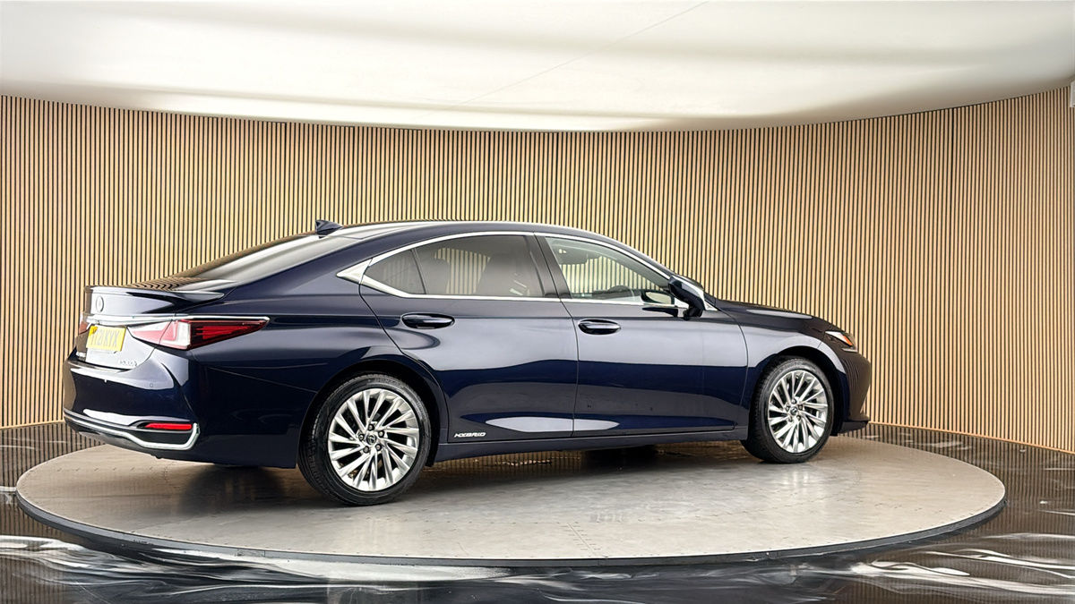 More views of Lexus ES