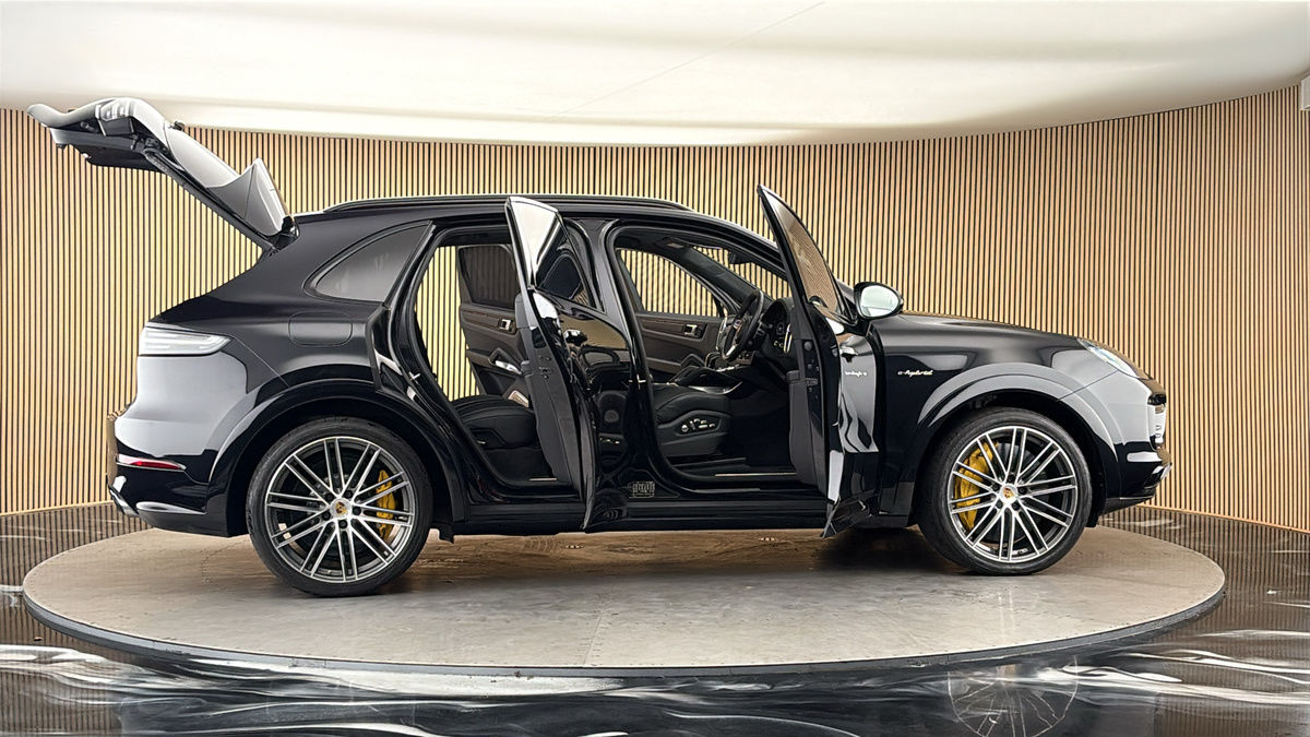 More views of Porsche Cayenne