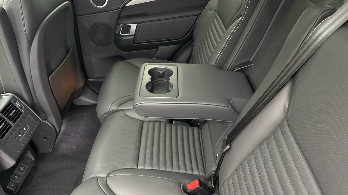 Land Rover Discovery Image 9