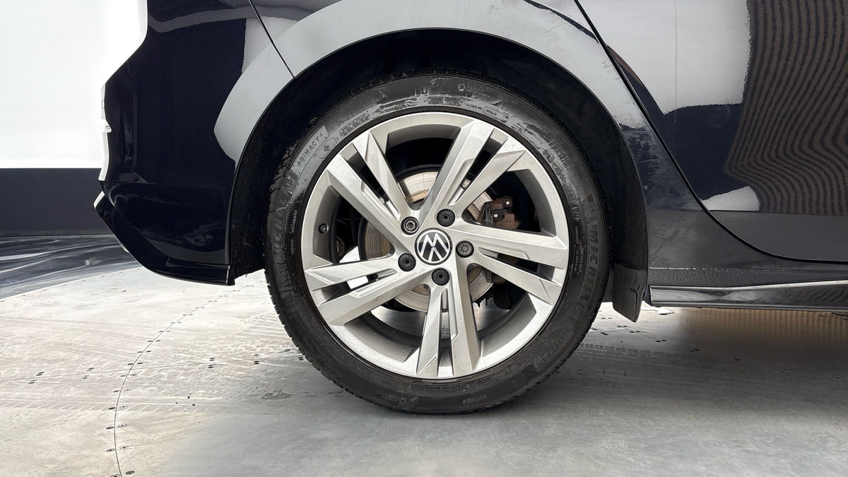 Volkswagen Golf Image 10