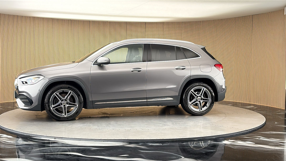 More views of Mercedes-Benz GLA