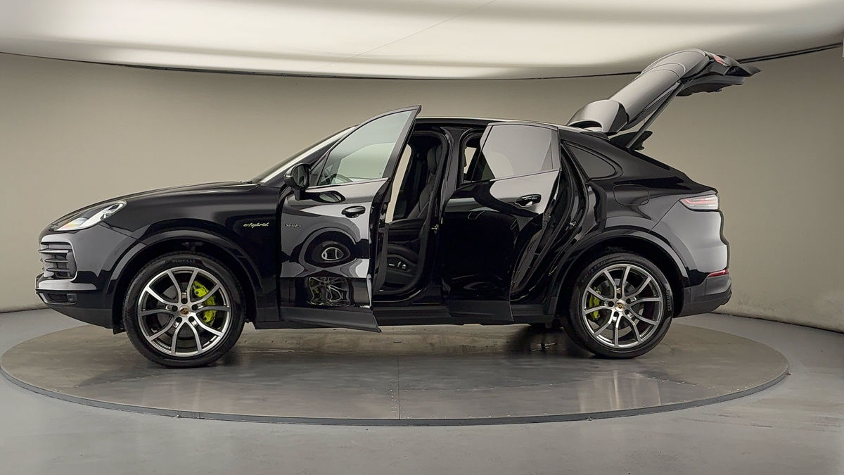 More views of Porsche Cayenne