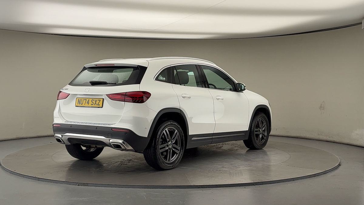 More views of Mercedes-Benz GLA