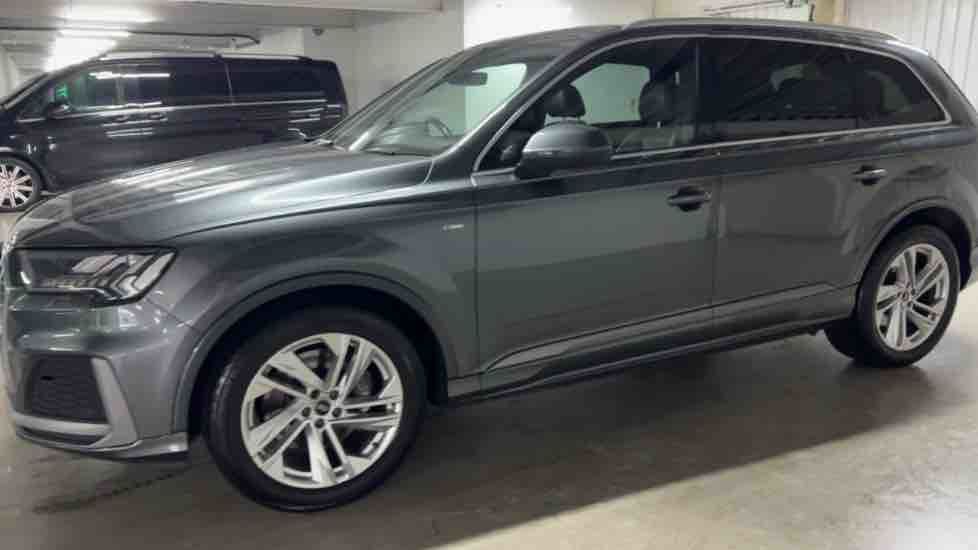 More views of Audi Q7
