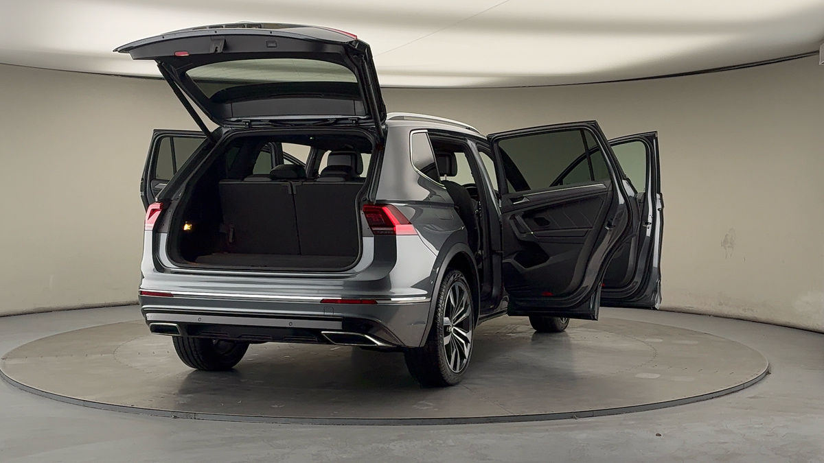 More views of Volkswagen Tiguan Allspace