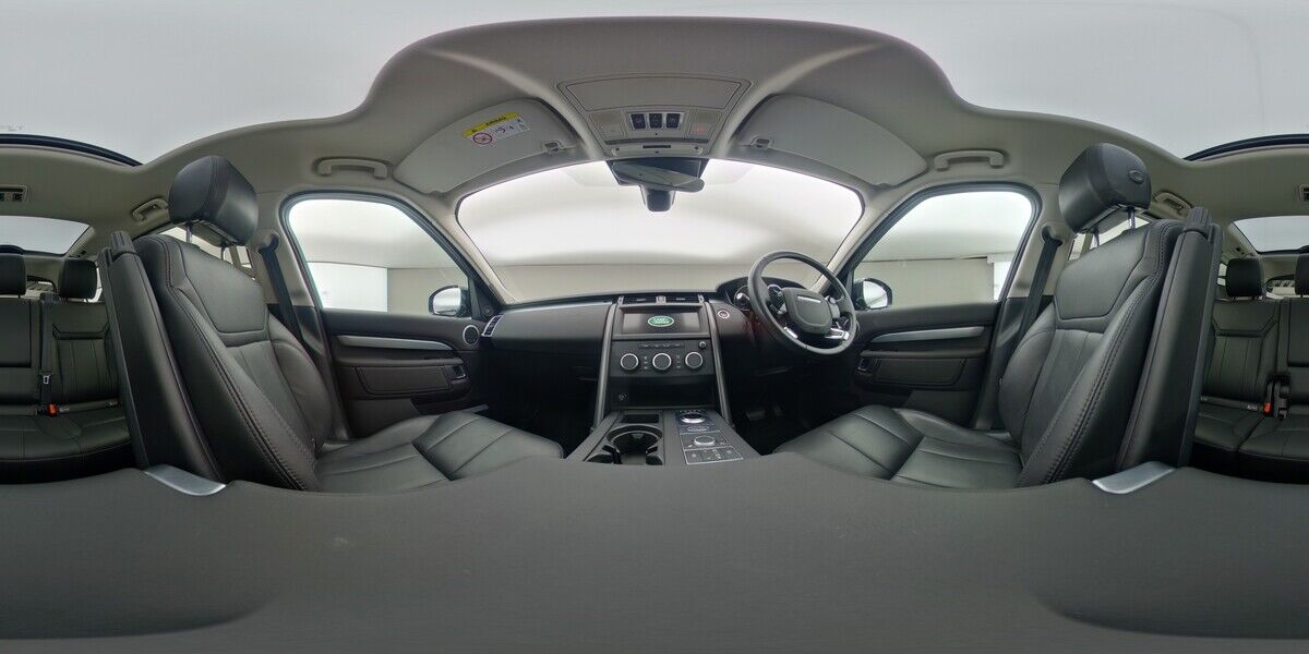 More views of Land Rover Discovery