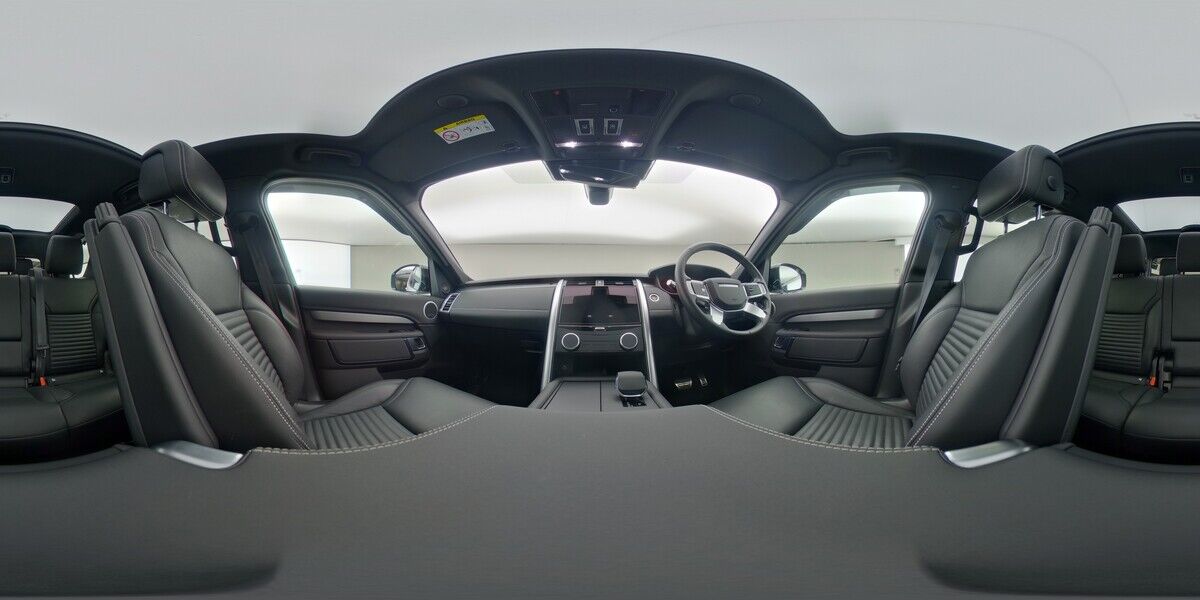 More views of Land Rover Discovery