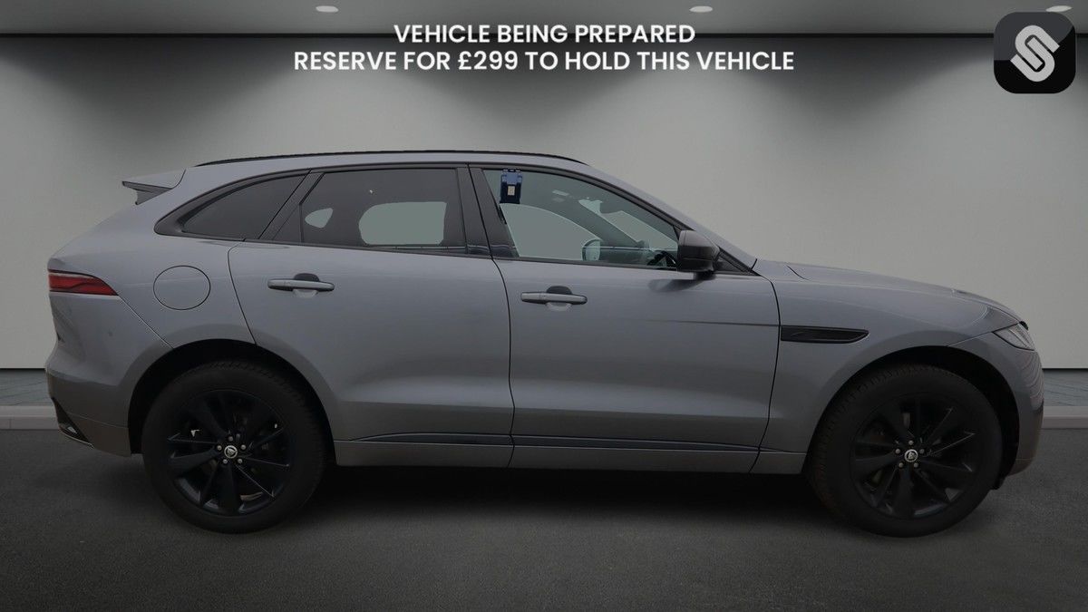 Jaguar F-PACE Image 5