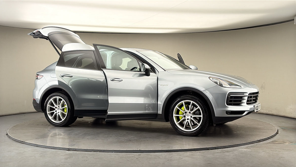 More views of Porsche Cayenne