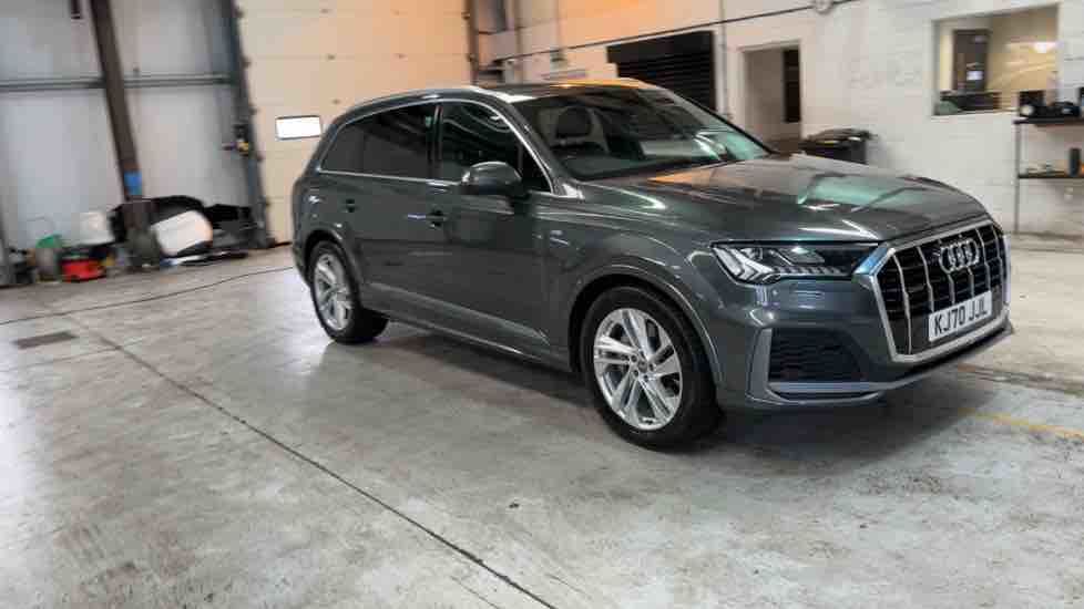 More views of Audi Q7
