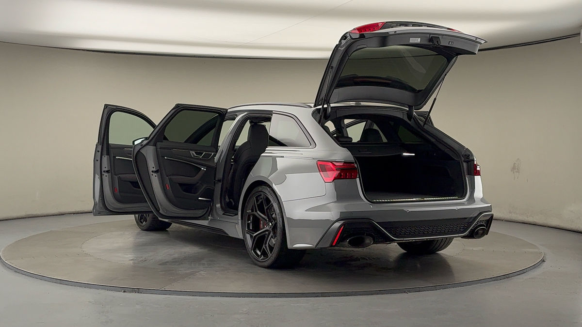 Audi RS6 Avant Image 23
