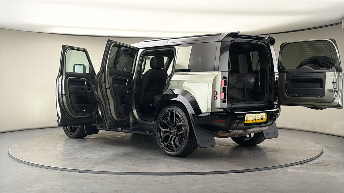 More views of Land Rover Defender 110