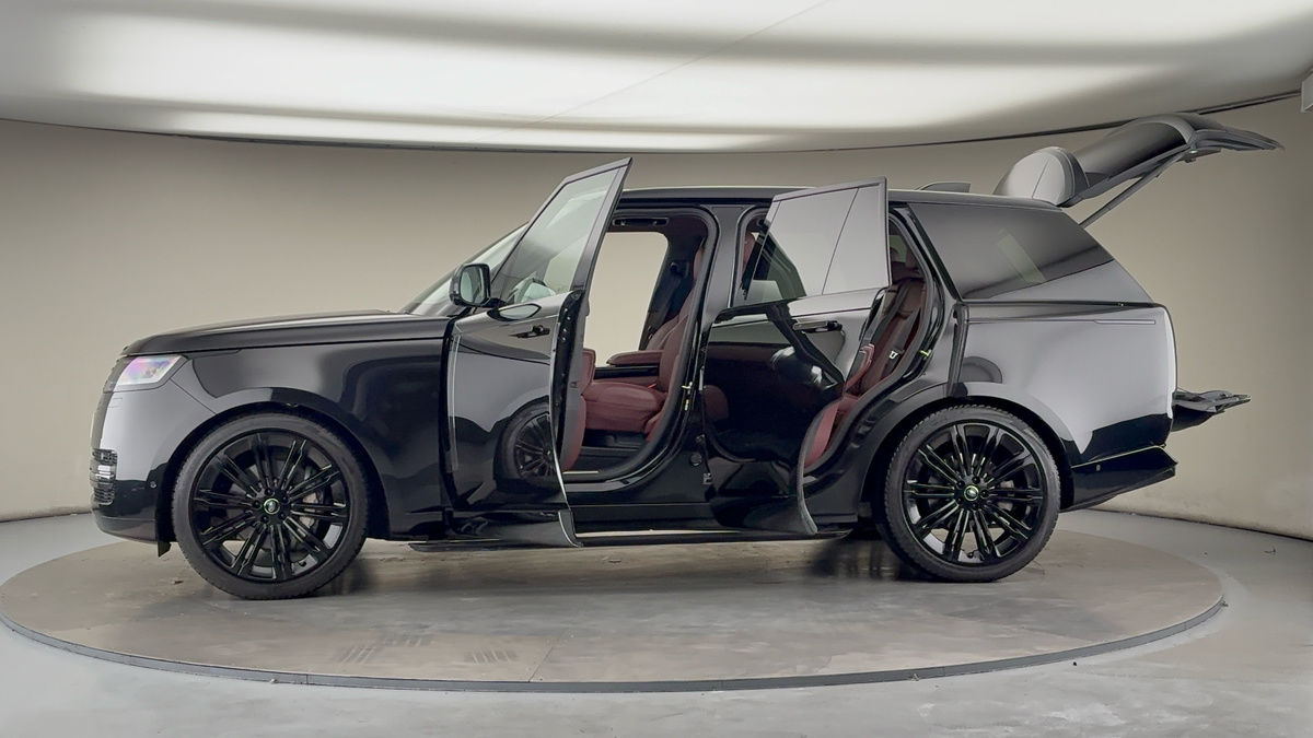 More views of Land Rover Range Rover