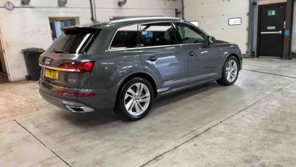 More views of Audi Q7